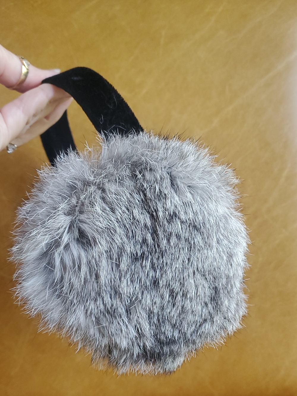 Real Rabbit Fur Earmuffs - Picture 5 of 8